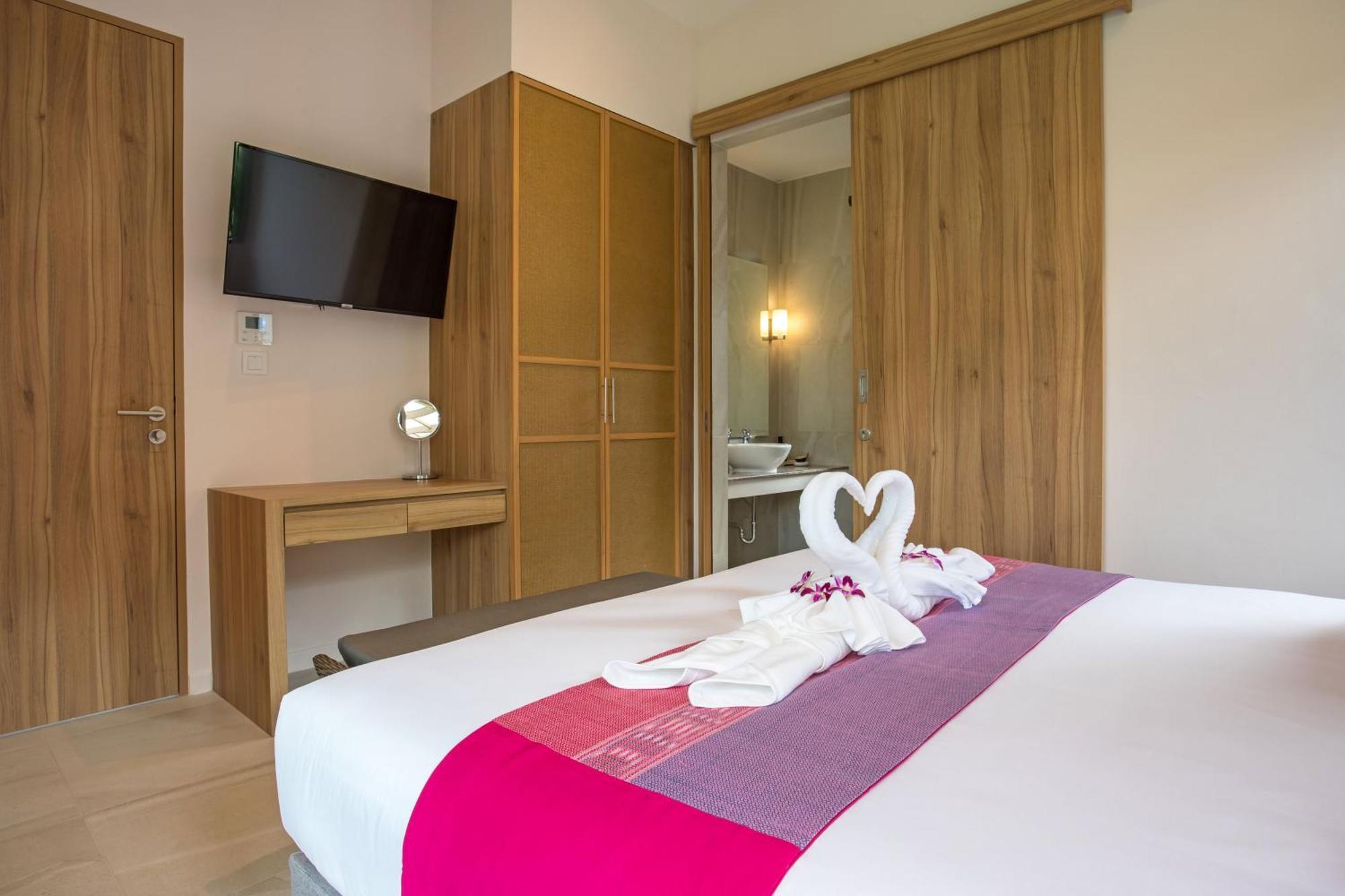 Dalaa 8 विला Kamala Beach